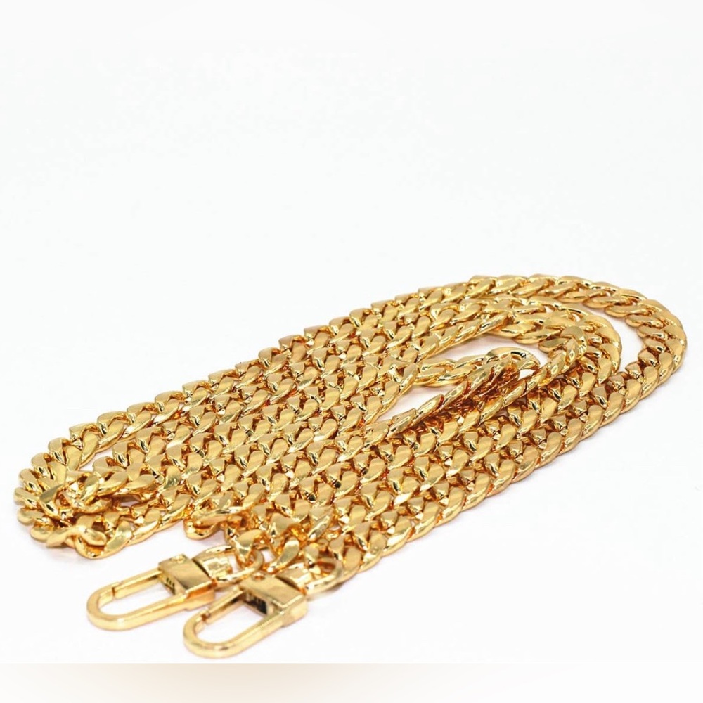NWOT 47” GOLD CHAIN